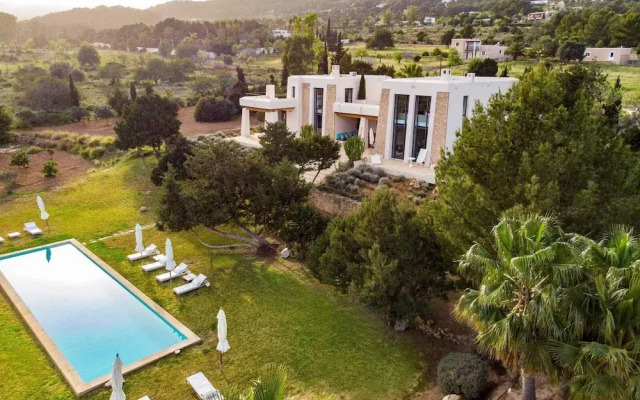 Majestic Villa With Private Pool