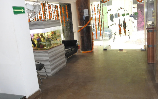 Hotel Dee Continental