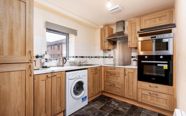 Cosy Apartment & Central Location & Contractors & DSA