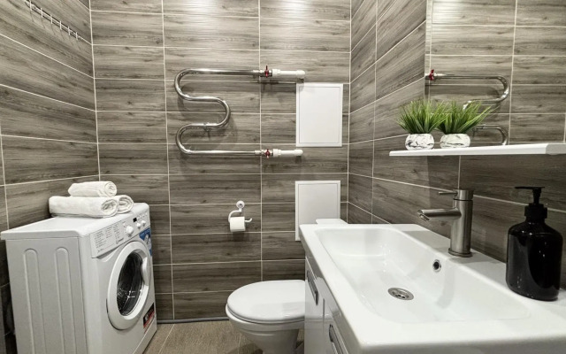 Moon72 (Мун72) на улице Вадима Бованенко