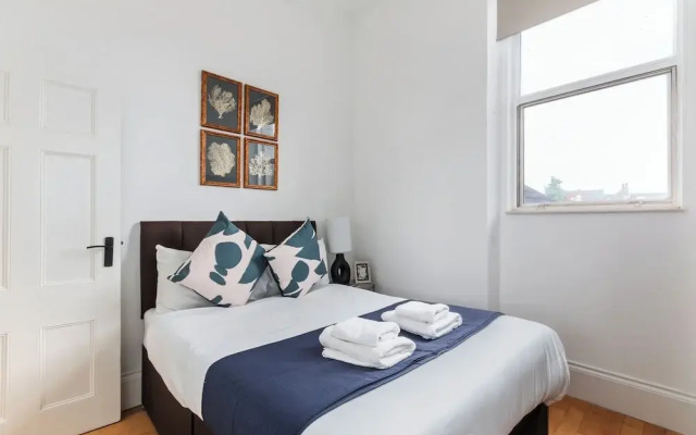 Tranquil City Apartment in London