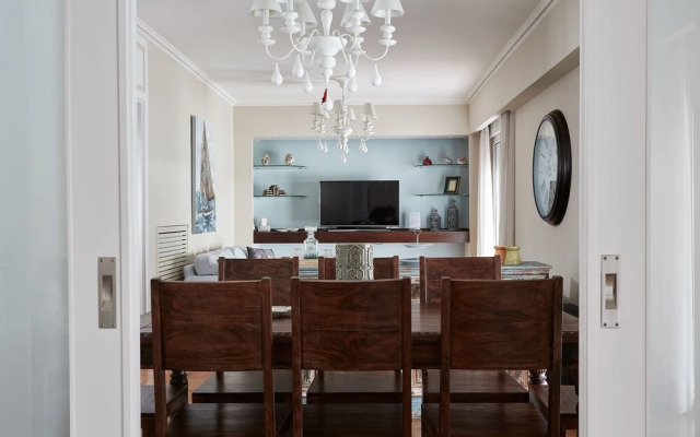 Fabulous 3 Bedroom Apartment near Kalimarmaro