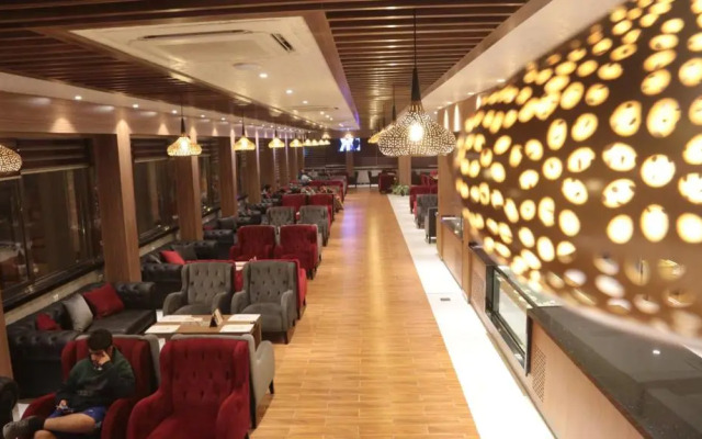 Qasr AlDur Hotel