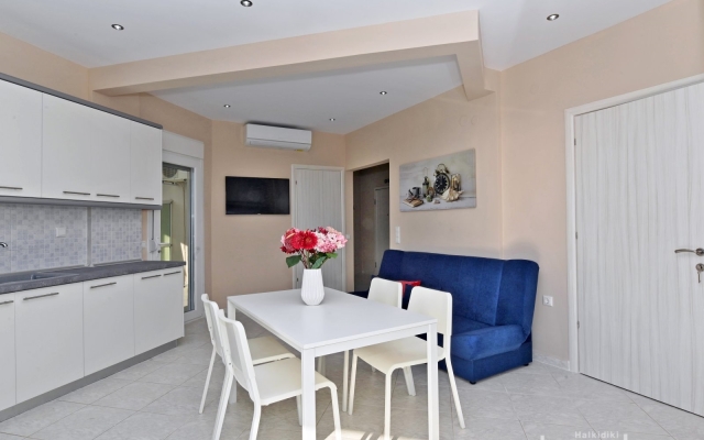 Sabbia Seafront Apartment  2 by TravelPro Serv...