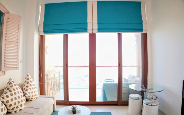Luxury on the Palm with Marina view balcony
