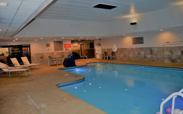 Country Inn & Suites by Radisson, La Crosse, WI