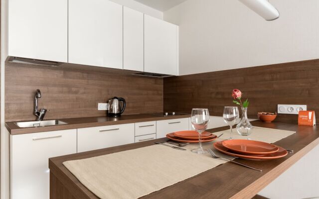 Renthouse Khoshimina 16