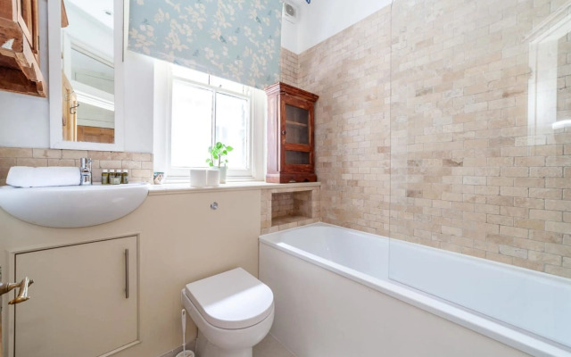 Cosy and Spacious Home