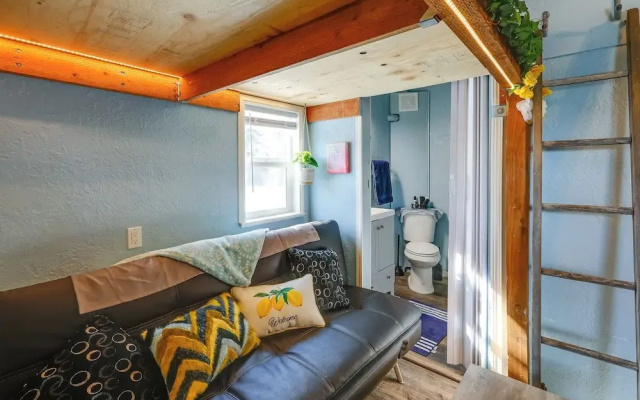 2 Mi to Dtwn & Pioneer Park: Fairbanks Studio!