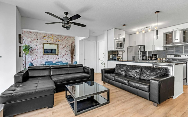 2BR Gastown Downtown Vancouver close to everything