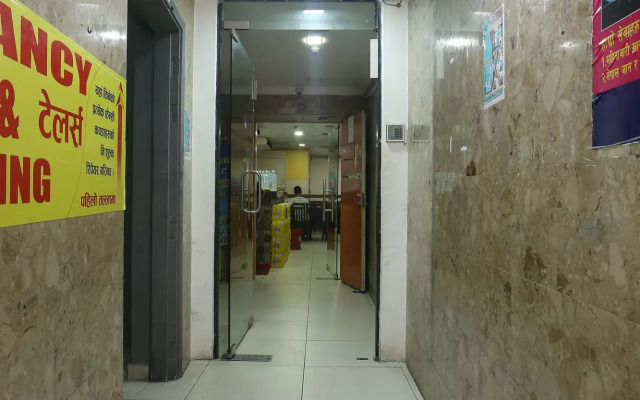OYO 334 Everest Hotel