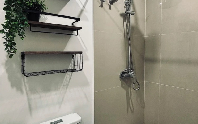 Bright & Airy Urban Escape