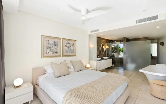 Sea Pearl 202- Waterfront Luxury