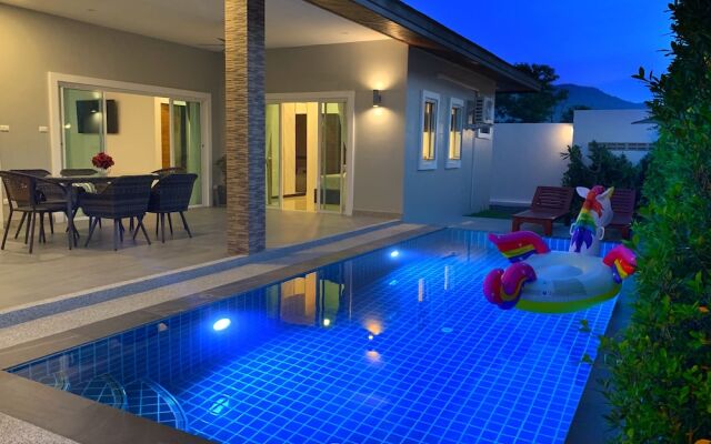 Private Villa with Pool near Laguna