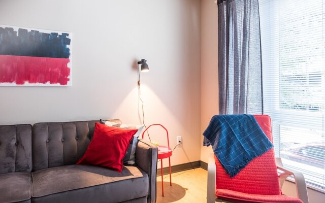 1 BR Downtown Loft Near Fiserv Forum by Frontdesk