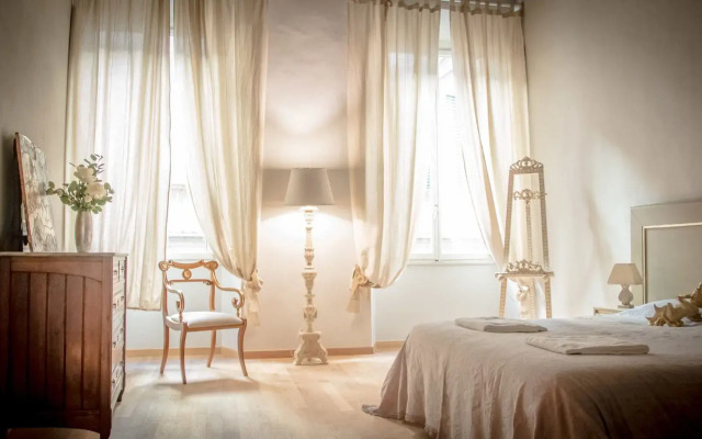 Breathtaking 4BD Apt 5min Walk to Duomo