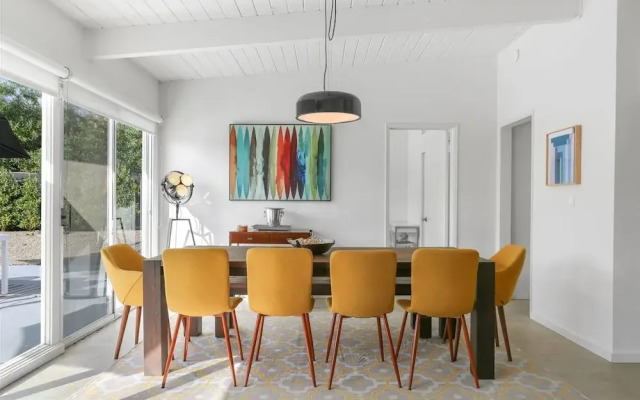 Bright & Harmonious Oasis