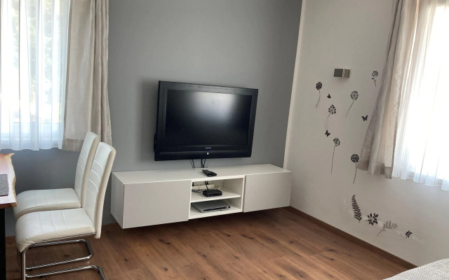 Apartment in Mauerbach Near Vienna With Pool