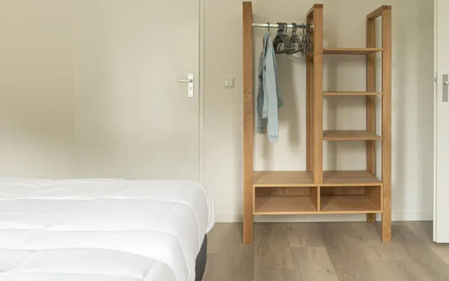 Quiet Lakeside Escape for Four