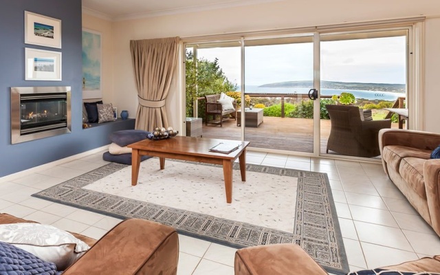 Seascape Lodge on Emu Bay – Balcony – Emu Bay