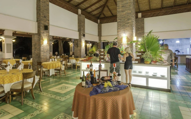 CC Beach Front Papagayo All Inclusive