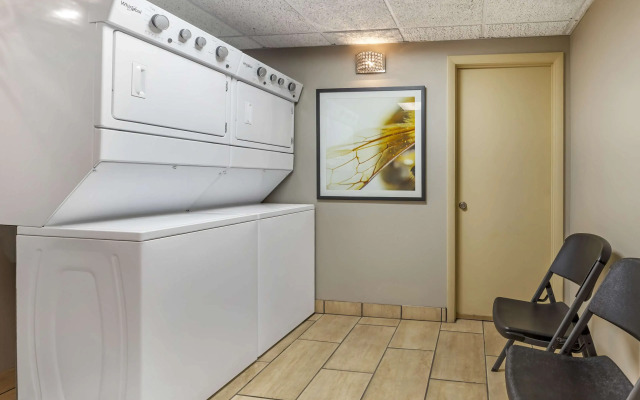 Best Western Plus Landing View Inn & Suites