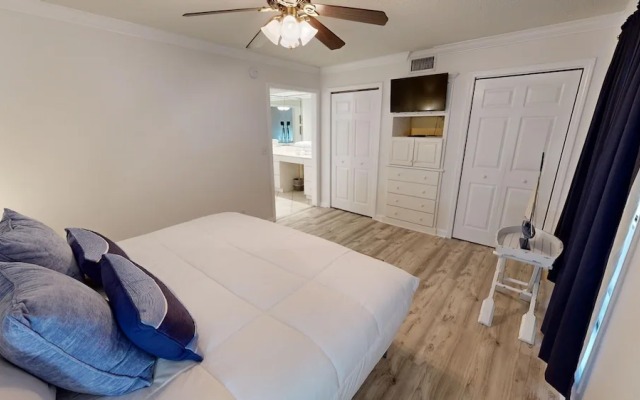 Sandpiper Cove 1086 2 Bedroom Condo by RedAwning