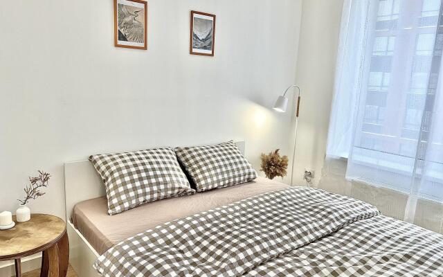 Апартаменты 4YOU (4Ю) на улице Онежская 4