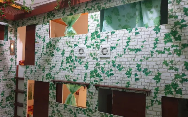 GardenPod Hostel + Café