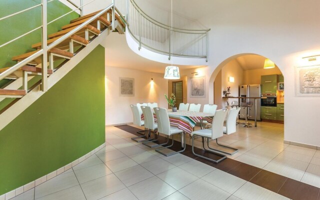 Nice Home in Medulin With Sauna, Wifi and 4 Bedrooms