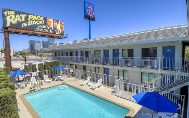 Motel 6 Las Vegas, NV – I-15 Stadium