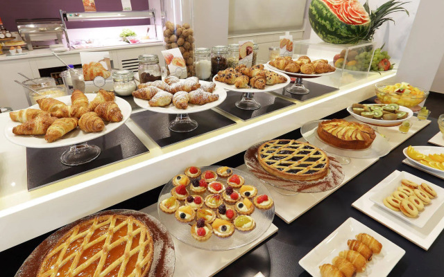 Holiday Inn Milan Nord Zara by IHG