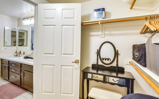 Family-friendly Condo w/ Pool Access in Phoenix!