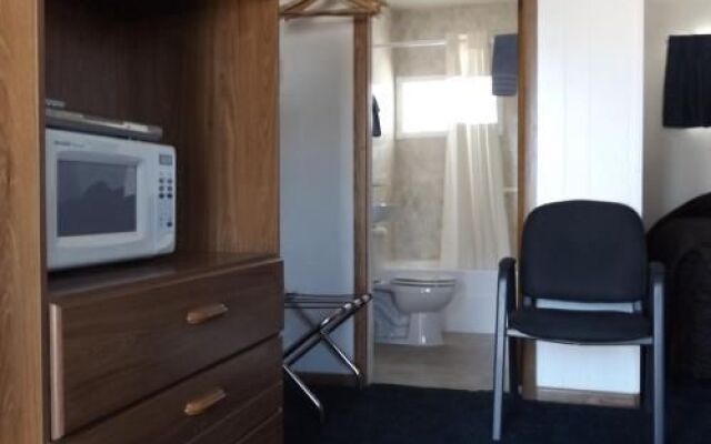 Lazy B Motel
