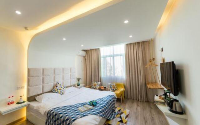 Jiuqi Wuzhen Linshe Art Hotel