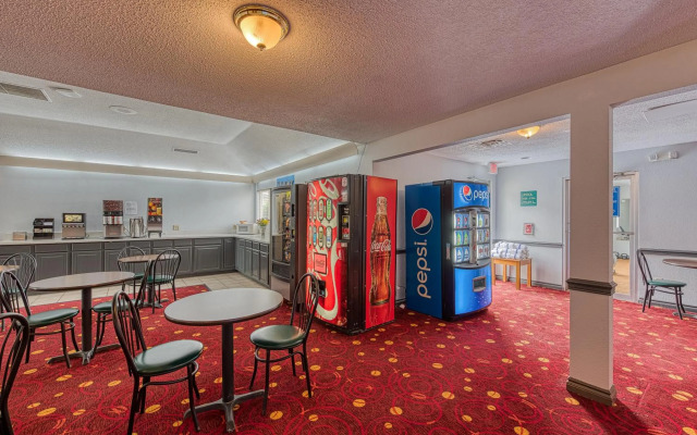 American Inn and Suites Dundee