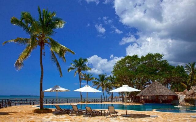 Ledger Plaza Bahari Beach