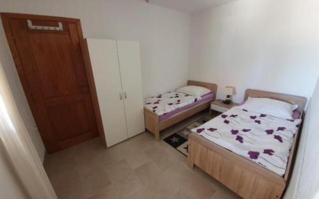 Apartment Romana