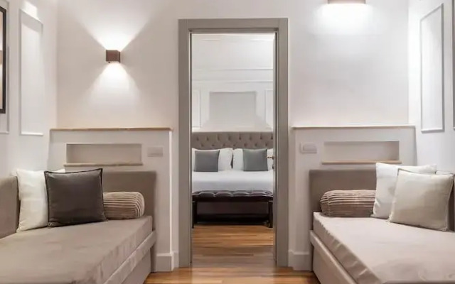 Palazzo Goldoni Condotti Collection