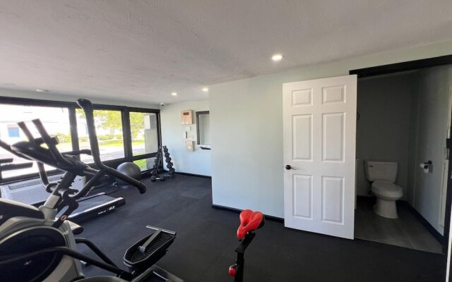Harborside Suites