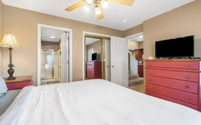 Glory Daze - Overlooking the Golf Course!