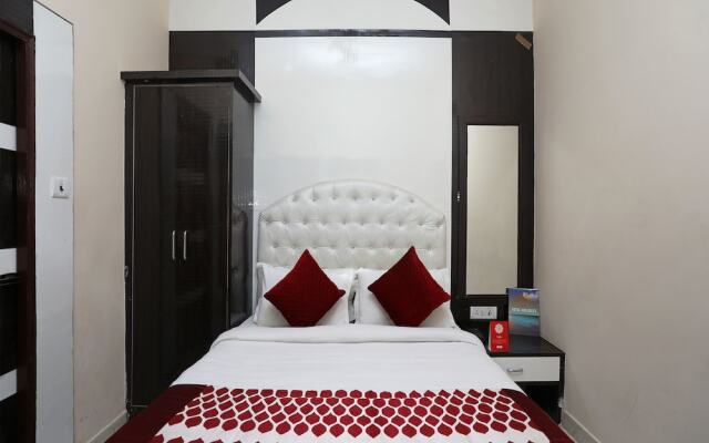 OYO 14949 Hotel Shashi Residency