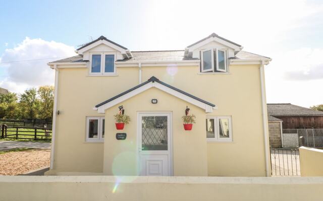 Saddlers Cottage, Berllandeg Farm