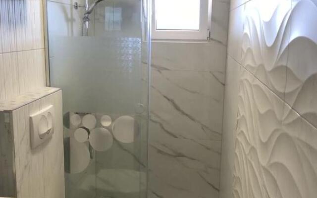 One-Bedroom Apartment in Banjol