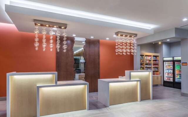 La Quinta Inn & Suites by Wyndham Houston East at Sheldon Rd