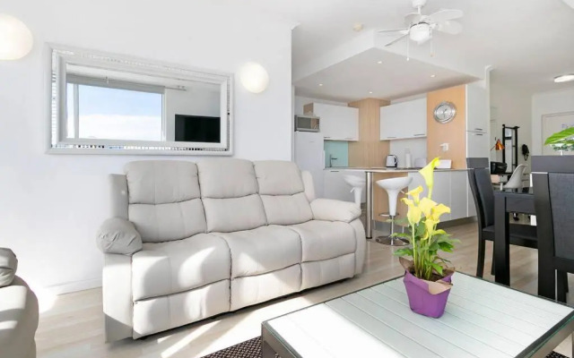 Horizon Bay 1106 Beachfront Self-catering APT