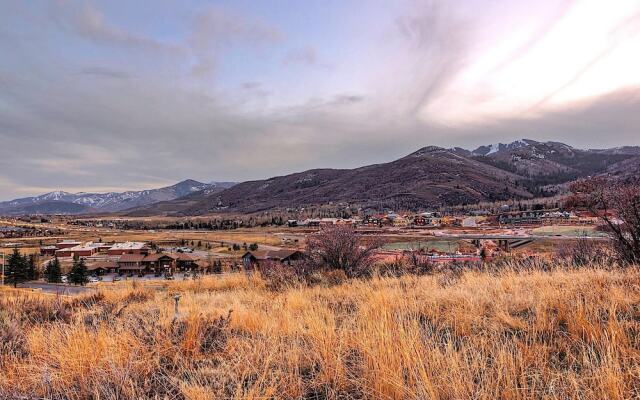 Central To Ski Utah by Casago