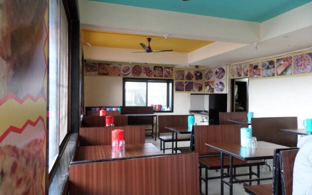 Hotel Shiv Palace Lodging