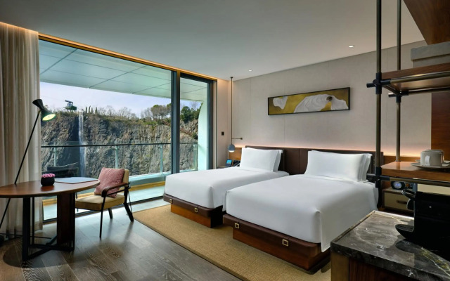 InterContinental Shanghai Wonderland by IHG