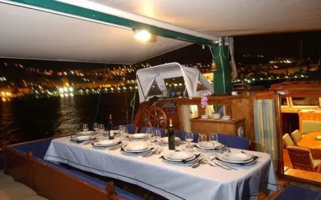 Plaghia Charter Boat&Breakfast